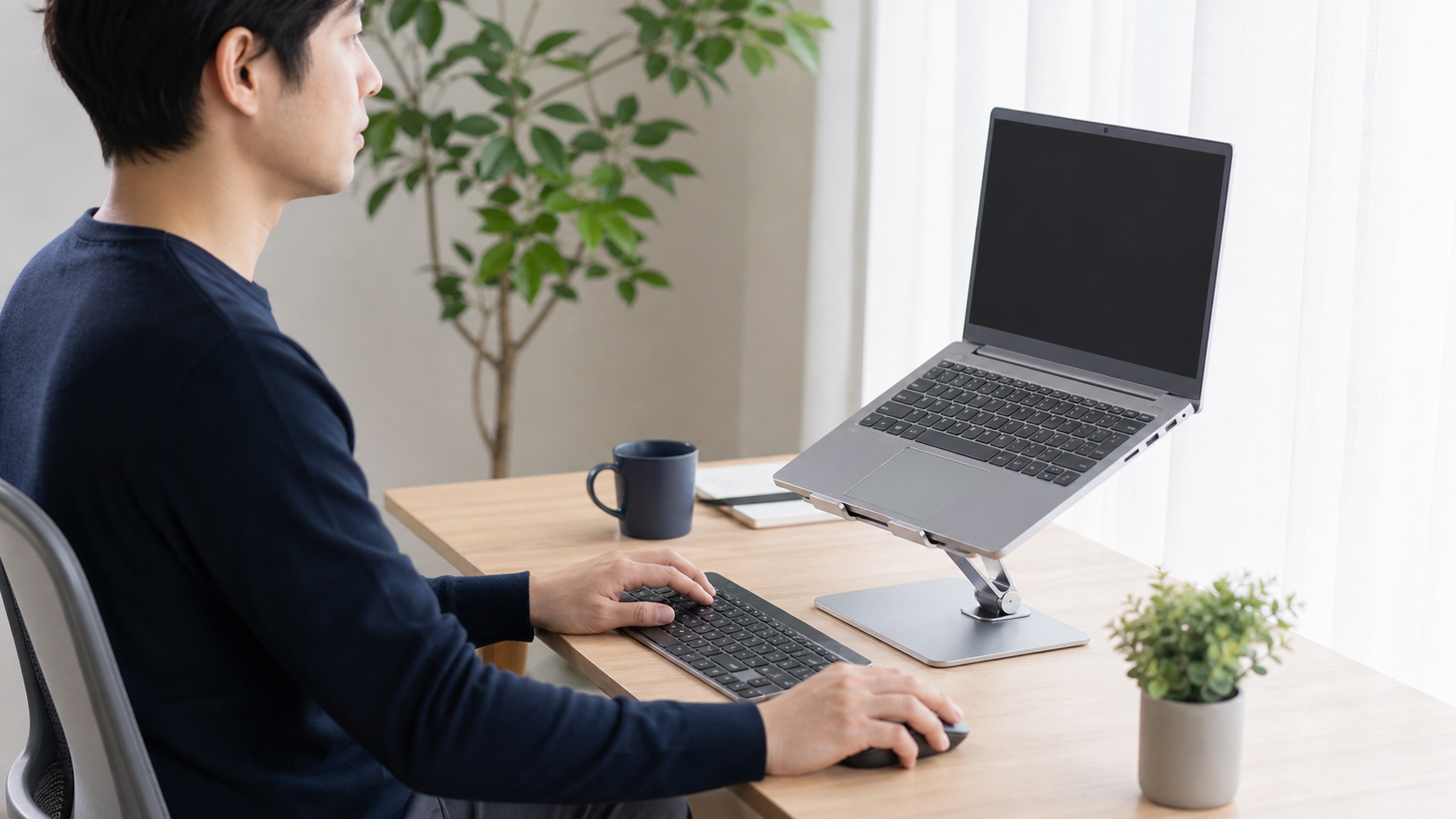 ノートPCスタンドのおすすめ商品を選ぶ場面がわかる利用シーン